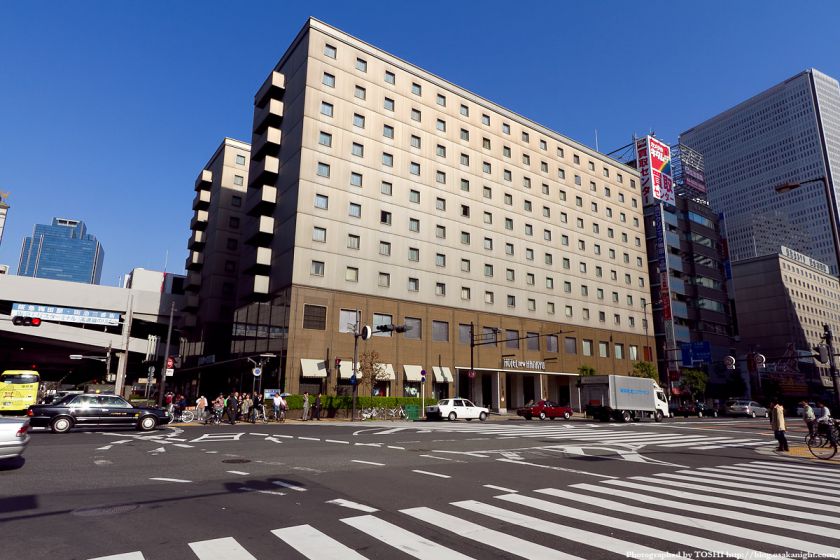 梅田東西道路 新阪急ホテル