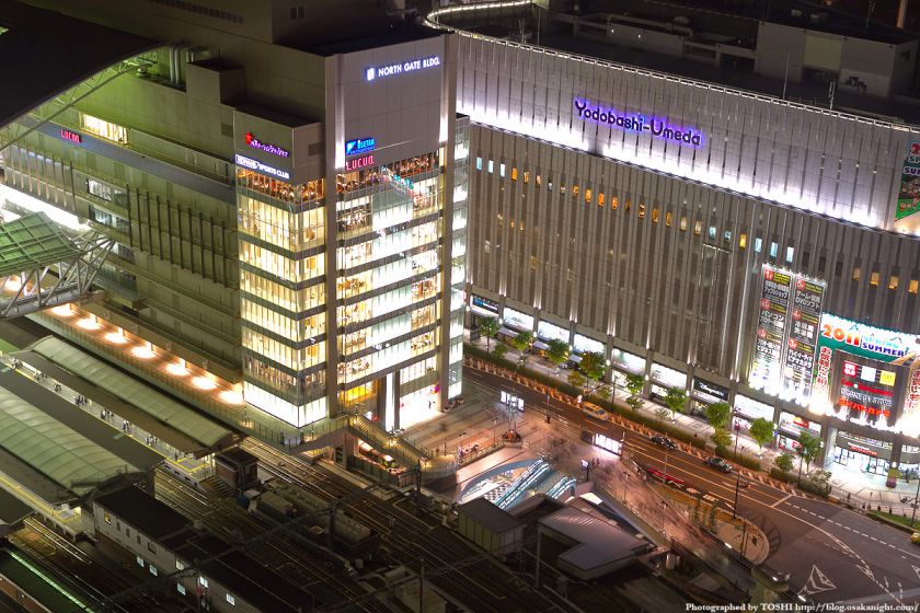 阪急グランドビルから見た大阪ステーションシティ カリヨン広場