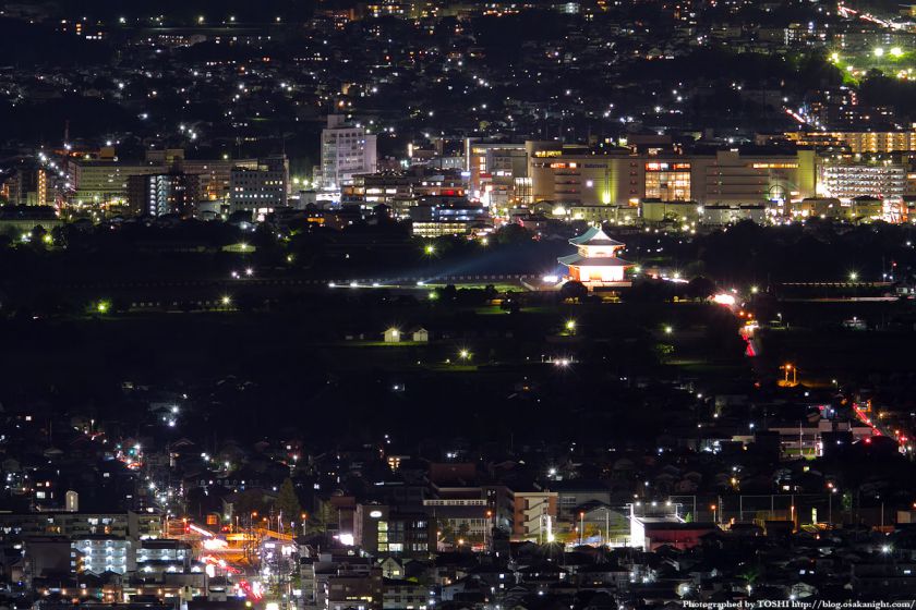 若草山から見た西大寺駅と大極殿の夜景