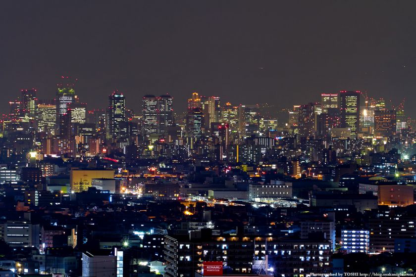 大阪の高層ビル群 夜景 2011 01