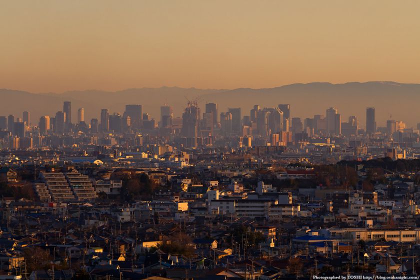 箕面スカイアリーナから見た大阪の高層ビル群 夕景
