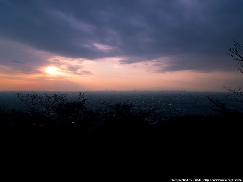水呑地蔵尊から大阪方面の夕景