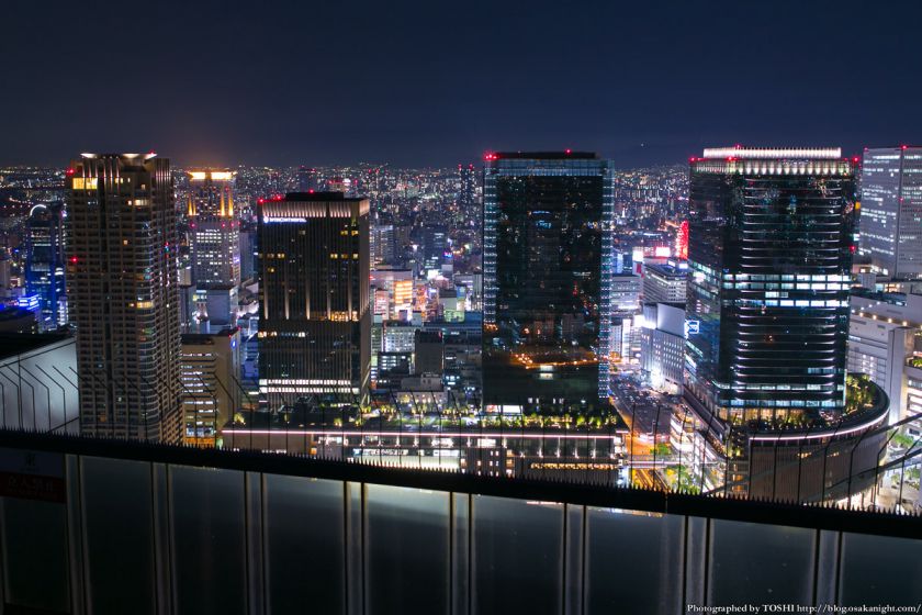 梅田スカイビルから見るグランフロント大阪 夜景