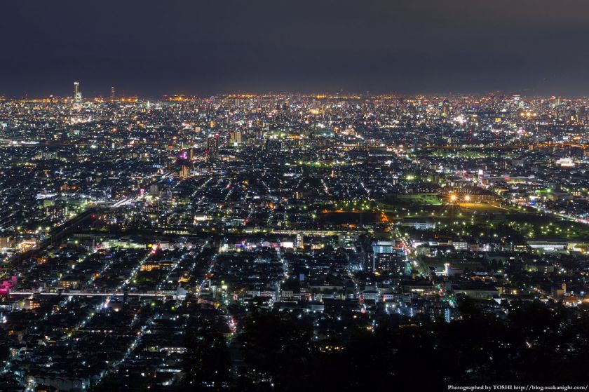 生駒山 なるかわ園地 みはらし休憩所からの夜景 02