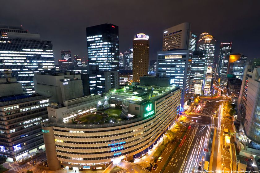 梅田阪急ビル スカイロビーから阪神百貨店方面の夜景