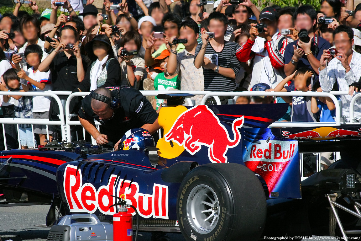 レッドブル レーシングf1 At 大阪城公園 Red Bull Racing Showrun In Osaka 大阪 At Night ブログ
