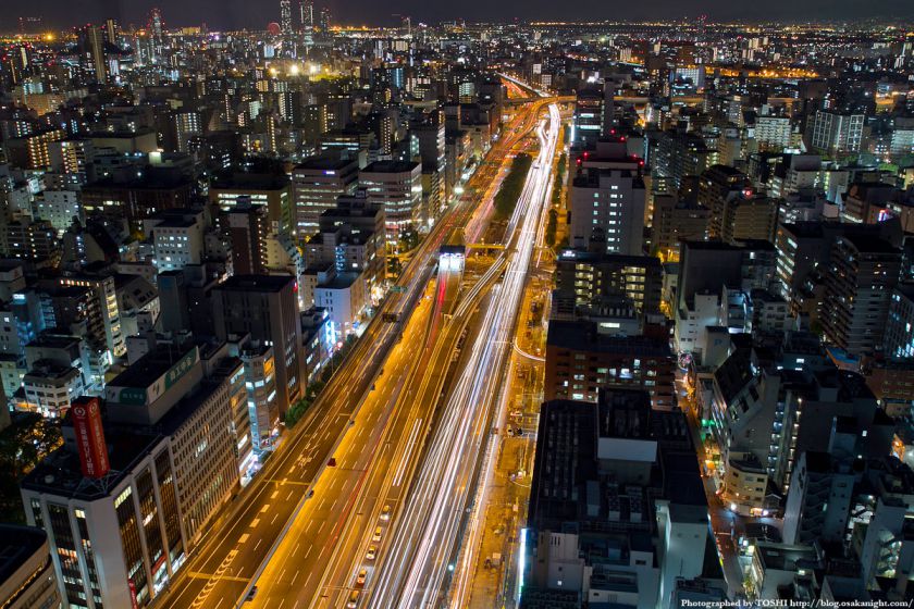 阪神高速 16号大阪港線と大阪ベイエリア方面の夜景