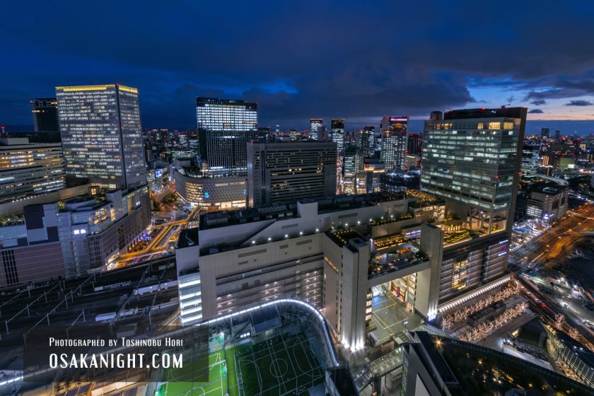 ホテル阪急レスパイア大阪からの夜景 JR大阪駅全景 01