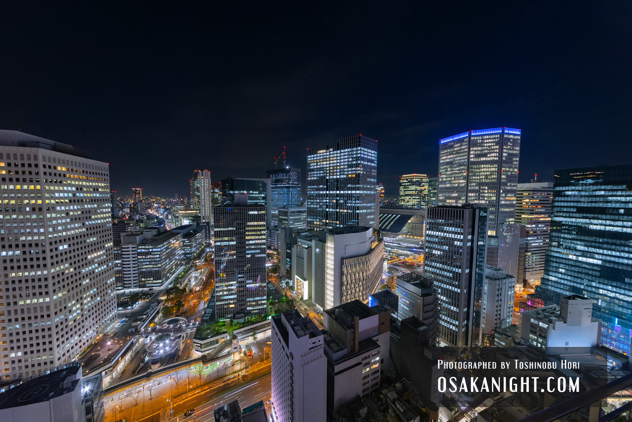アパホテル大阪梅田駅タワー 展望プールからの夜景 02