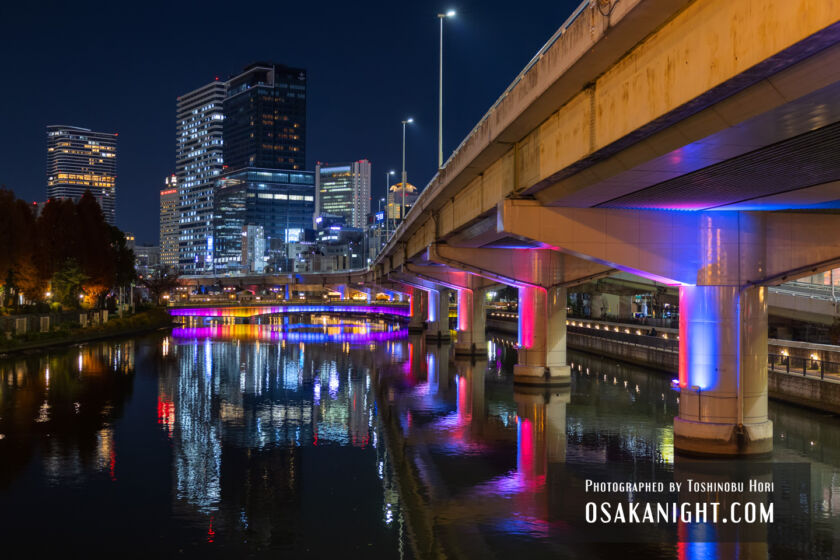 阪神高速橋脚 大阪･関西万博開催500日前 特別ライトアップ