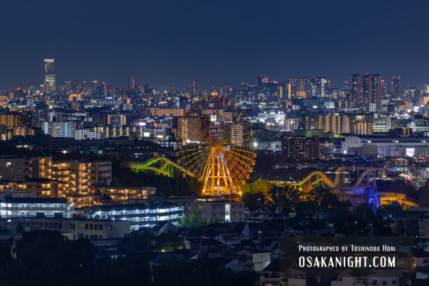 カンデオホテルズ大阪枚方 ひらかたパークと大阪市内の高層ビル群 夜景